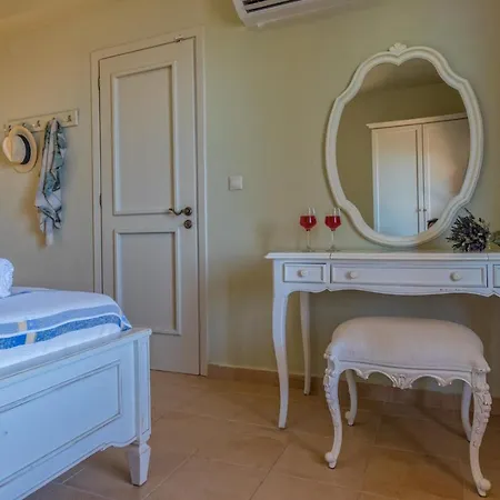 Villa Lourdas View *